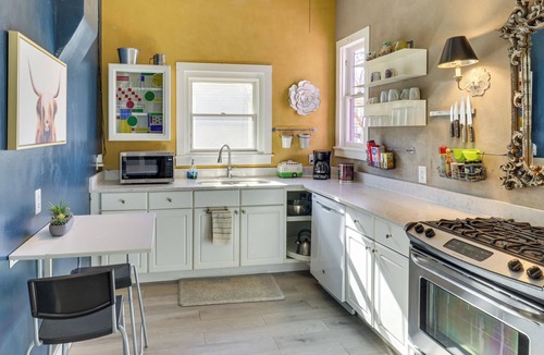South Broadway House | Deck & Home Office: Walkable Albuquerque Home