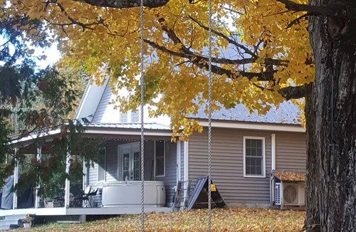 Holden Ski Chalet | Delightful 2-bedroom chalet in charming Holden with cozy vibes