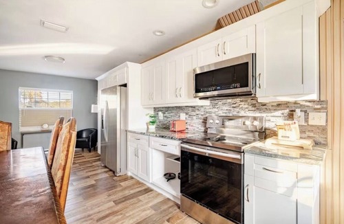 Brandon House | Delightful 4-bedroom house with pool in charming Brandon