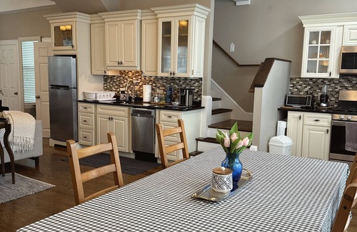 West Newton House | Deluxe Spacious 2-bedroom 2-story with gas fireplace Guest House