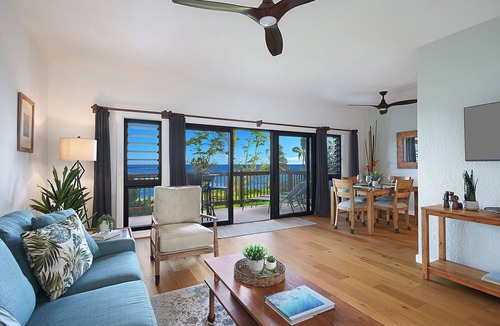 Lihue Condo | Direct Ocean Front, Renovated1 Bdrm Condo with Sweeping Views of the East Shore