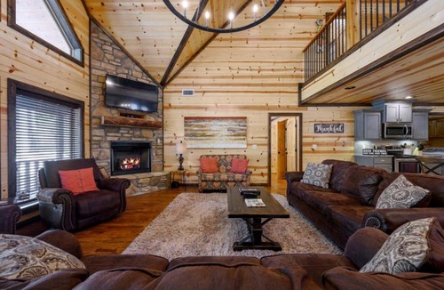 Broken Bow House | Dirt Road Mansion