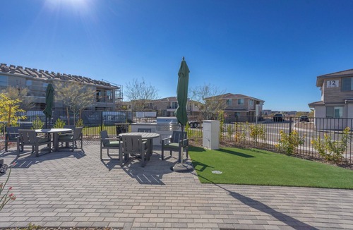 Sonoran Foothills Condo | Discover Desert Luxury: Stunning 2-Bedroom, 2-Bath Condo, Pool, Dog Park & MORE