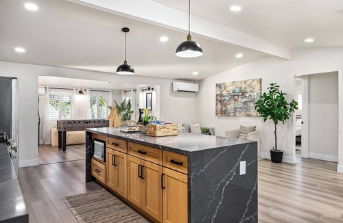 Southwest Anaheim House | 🌟Disney Escape - Modern Home with Pet - Kids Playground - Game - King Bed.🌟