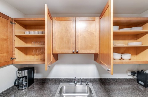 Central Square Apartment | Divine Central Square 2BR w/Fitness, close to Dining, by Blueground