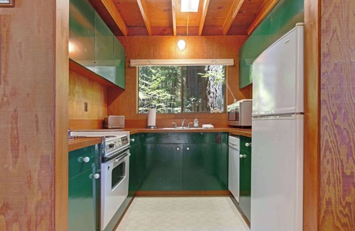 Sea Ranch Cabin | Dog-Friendly Cabin with Ocean View, Private Hot Tub & BBQ near the Lodge