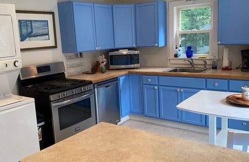 Augusta Cottage | Dog-friendly Maine 1 BR lakeside cottage with WiFi, laundry, and full kitchen.