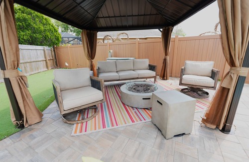 Oldsmar House | DOG friendly pool home close to the BEACH!