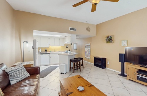 Oak Creek Condo | Dog-friendly Sedona town home, walking distance to shops & surrounded by beauty