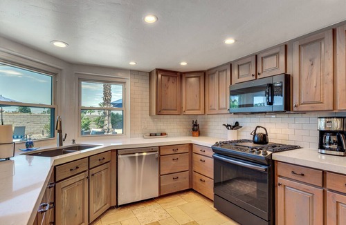 Indian Wells House | Dog Friendly w/Saltwater Pool, Walk to Tennis