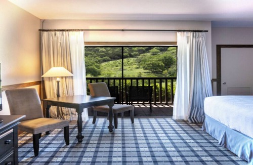 Boerne Hotel | Double Queen Balcony Room | 2 Units | 6 mi to Main Street Shops & Dining