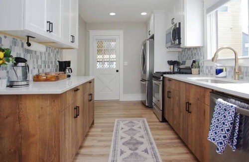Humboldt House | Downtown Bungalow Getaway, Ideal for Long Stays!