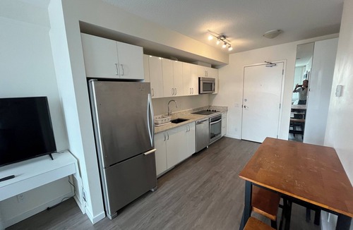 East Village Condo | Downtown Calgary 2bed 2 full bath condo next to library