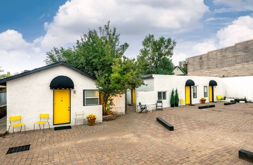 Southside Cottage | Downtown Cozy Condo- Walk to Best Diners, Breweries, NAU, Historic Flagstaff!