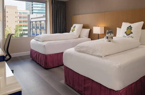 Downtown Portland Hotel | Downtown Escape: Unwind in Your Comfortable Room Across Waterfront Park