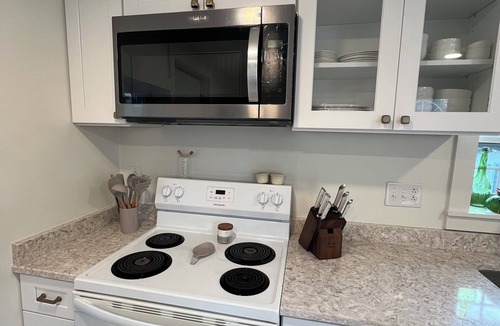 Kingsport House | Downtown Kingsport Bungalow 1-bedroom Midterm Rental