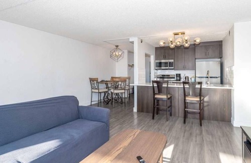 East Village Apartment | Downtown oasis right with Calgary Tower views. Close to attractions and Ctrain.