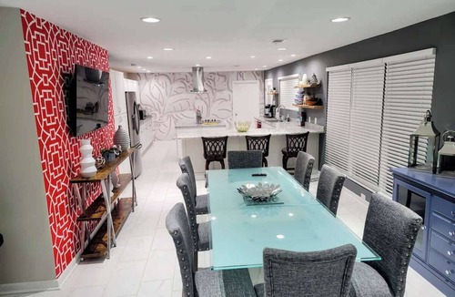 Savannah House | Downtown Savannah Oasis w Heated Pool & Spa