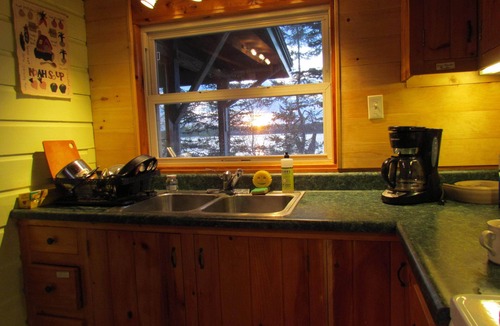 Brooksville Cabin | Driftwood Cottage; cozy oceanfront, 2 Kayaks, Wood Stove, Porch, Sunsets.