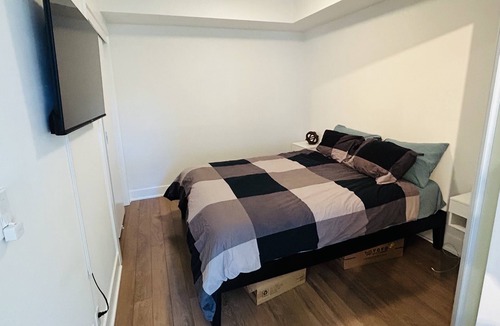 East Village Apartment | DT Stampede, River & Free Banff Parks Pass Unit