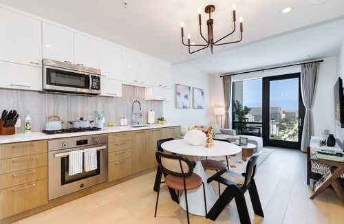 Historic Core Condo | DTLA Skyline View & Luxe 1Bd w/Private Balcony 🌟Stunning Brand New Condo🌟