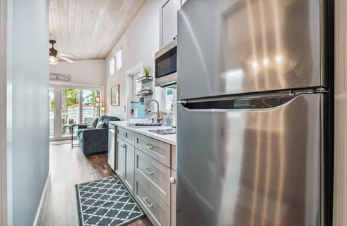 Dunedin House | Dunedin Tiny House Combo/Sleeps 26! Walk or Bike to Downtown Dunedin!