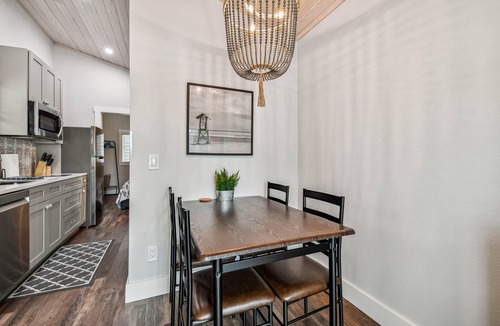 Dunedin House | Dunedin Tiny House Combo/Sleeps 16! Walk or Bike to Downtown Dunedin!