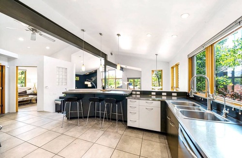 Durango House | Eco-Friendly - Walk to River/Mountain Trails - Near Downtown - King Beds - AC