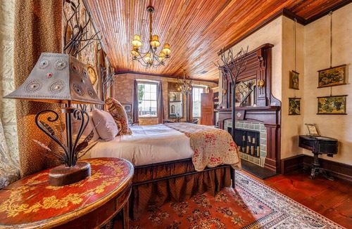 Fredericksburg House | Eden's Gate