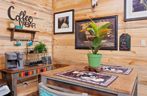 Ringold Cabin | Electric fireplace, free internet, pond for fishing, less than 5 miles from lake