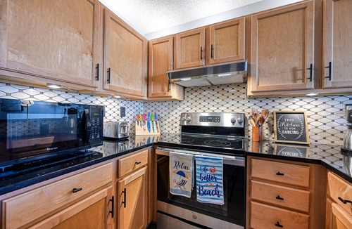 North Topsail Beach Condo | Elegant Beach Escape, Warm, Comfy Cozy, Family fun, Massage Chair, Retro Games
