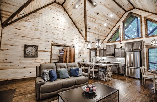 Broken Bow Cabin | Elegant Couples Cabin, Magnolia Design, 5-Star Amenities