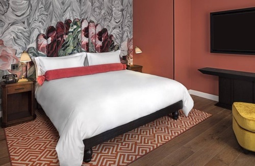 Chinatown Hotel | Elegant DC Haven | 3 Units | Classic King Rooms | Near Landmarks