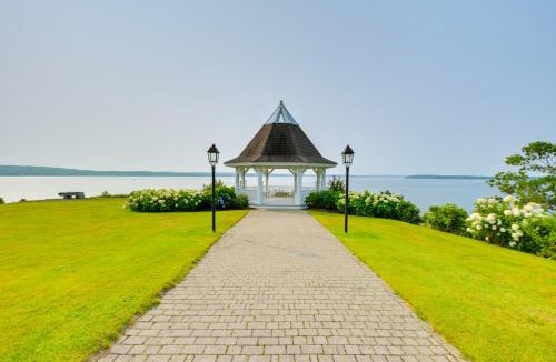 Stockton Springs Villa | Elegant Oceanfront Maine Estate w/Gazebo