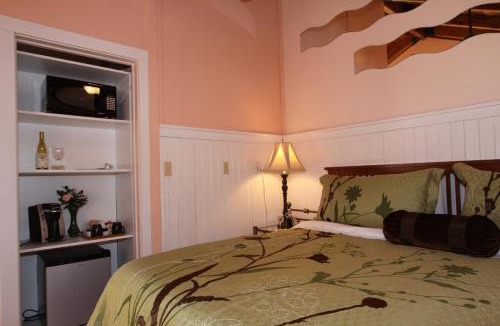 Elk Hotel | Elk Cove Inn & Spa