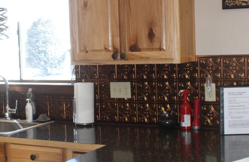 Eagle Nest House | Elk View Cabin - A lovely mountain retreat. Family-friendly and dog-friendly.