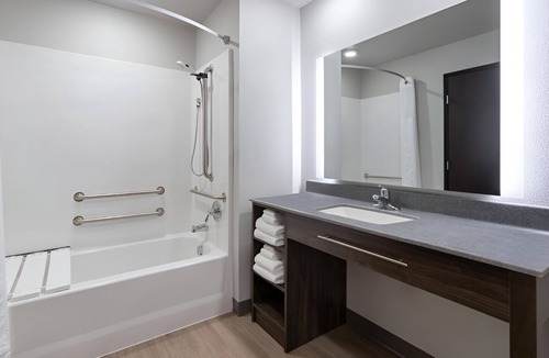 Dahlgren Hotel | Enjoy Easy Meal Prep in Room w/Kitchen and Outdoor Grilling Pavilion - 4 Units!