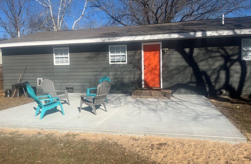 Stillwater House | Enjoy game days or a fun weekend in this charming 3 bedroom house in Stillwater!