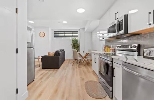 Mount Pleasant House | Entire modern private suite centrally located - minutes away from downtown!