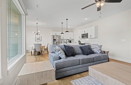 Greenwich House | Executive Home in Andover, 4 BR, Fully Furnished with Office and EV Charger