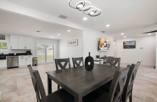 Limona Improvement House | Expansive Charm - 4BR Estate on Private Acre
