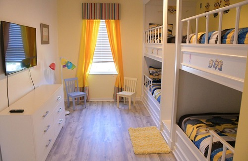 Loughman Resort | Expansive Luxury home minutes to Disney, close to all parks!