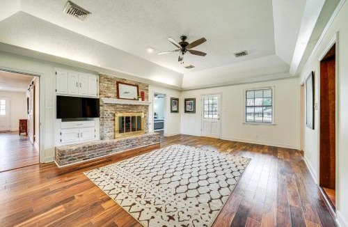 Texarkana House | Expansive Texarkana Home w/Yard: Near Golf!