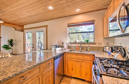 Angel Fire Cottage | Family Cabin w/Hot Tub: 1 Mi to Angel Fire Resort