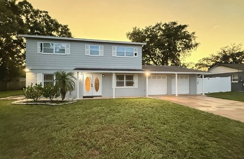 Carrollwood House | Family-Friendly 2BR Stay Near Busch Gardens & Tampa Attractions
