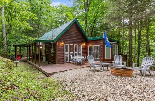 Saint Helens Cabin | Fern Gulley Cabin with Hot Tub, Pet Friendly, near DBBB/Hollerwood