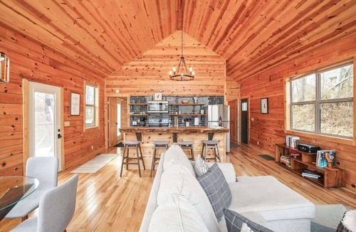 McArthur Cabin | Fern Haven A Modern Take on Hocking Hills Cabins