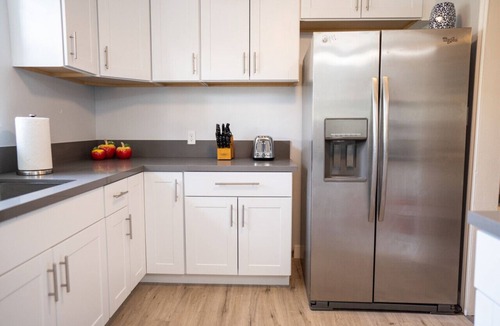 Toluca Lake House | FIFA World Cup: 3BR HOME REMODELED 2022: PRIVATE PATIO, ARCADE GAME & FOOSBALL TABLE (p46)