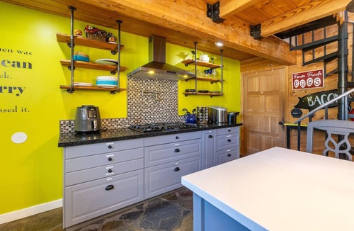 Baderville House | Flagstaff Retreat 8BR Hot Tub Sauna Massive Game Room Sleeps 16+ Pets