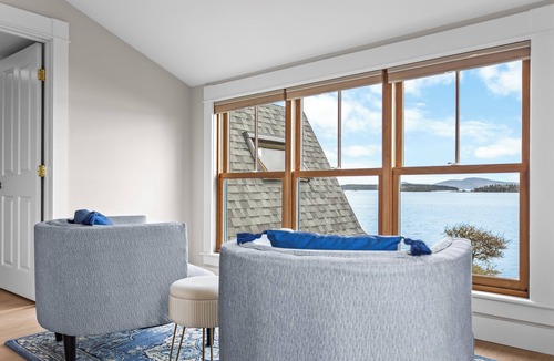 East Sullivan House | Fox Beach House! Oceanfront home, sleeps 10!